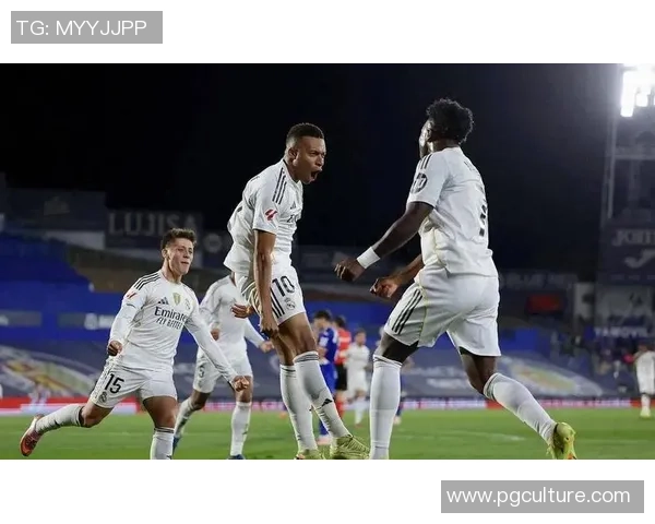 皇马豪取近十一场十胜再现火力自十八年以来首次七连场双球