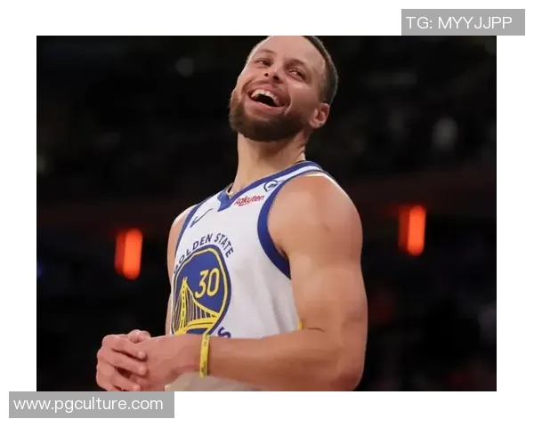 霍福德盛赞库里无球威胁称要借助他跑动制造更多进攻机会